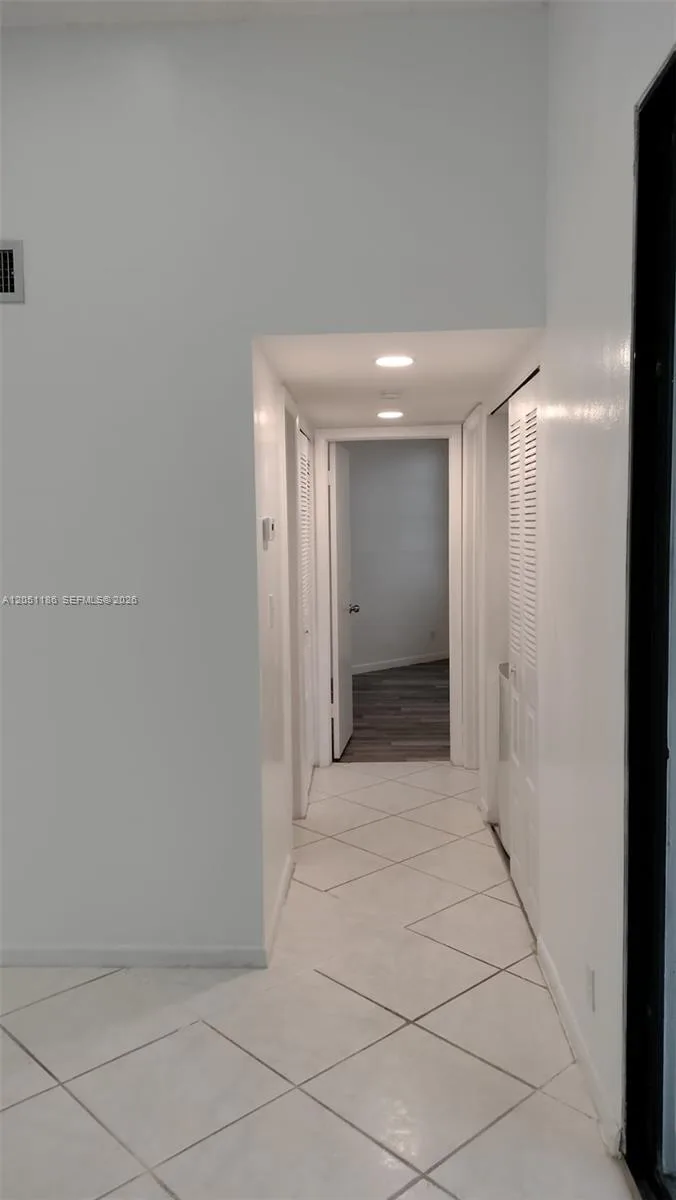 212 Lake Pointe Dr # 307, Oakland Park, FL 33309 photo 7