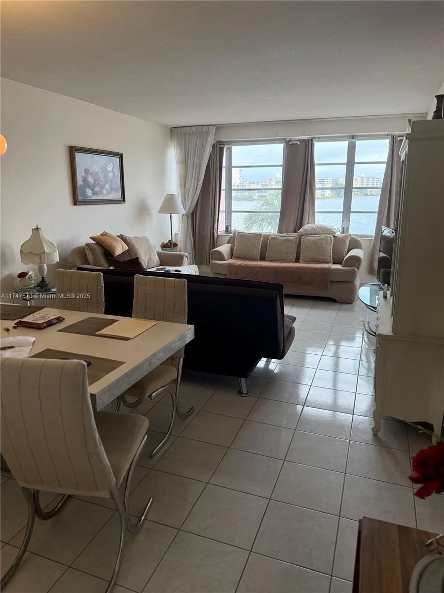 18555 NE 14th Ave # 618, Miami, FL 33179