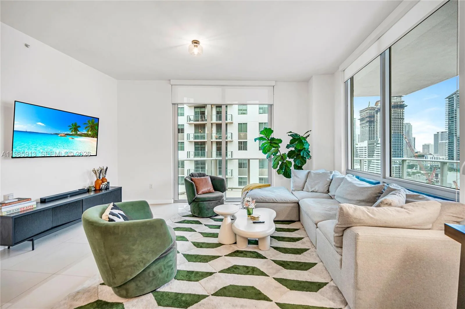 1010 SW 2nd Ave # 2004, Miami, FL 33130