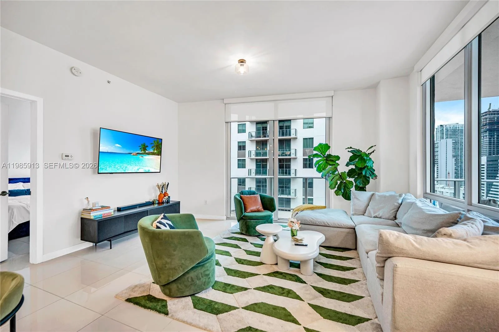 1010 SW 2nd Ave # 2004, Miami, FL 33130 photo 13