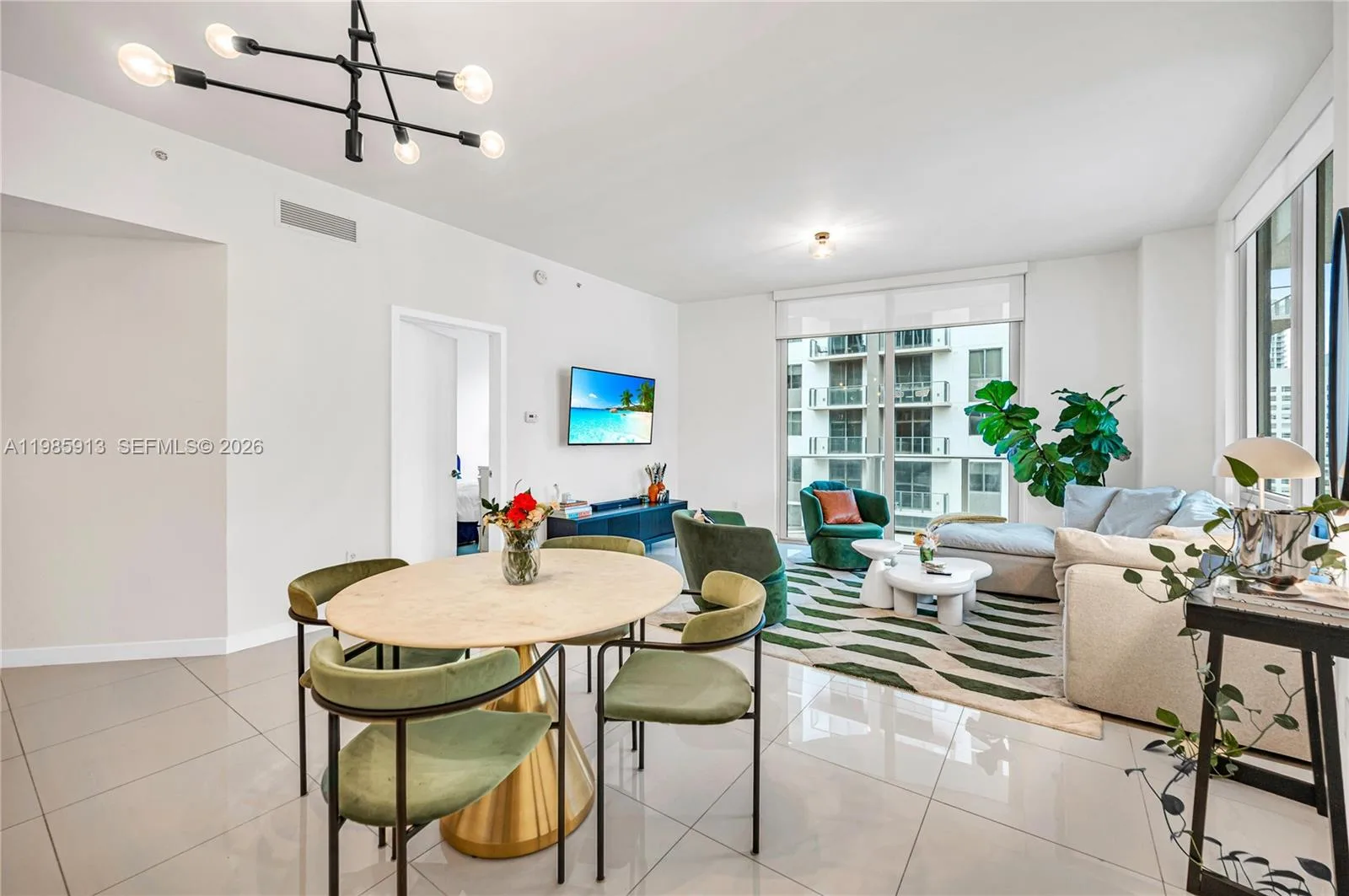 1010 SW 2nd Ave # 2004, Miami, FL 33130 photo 4