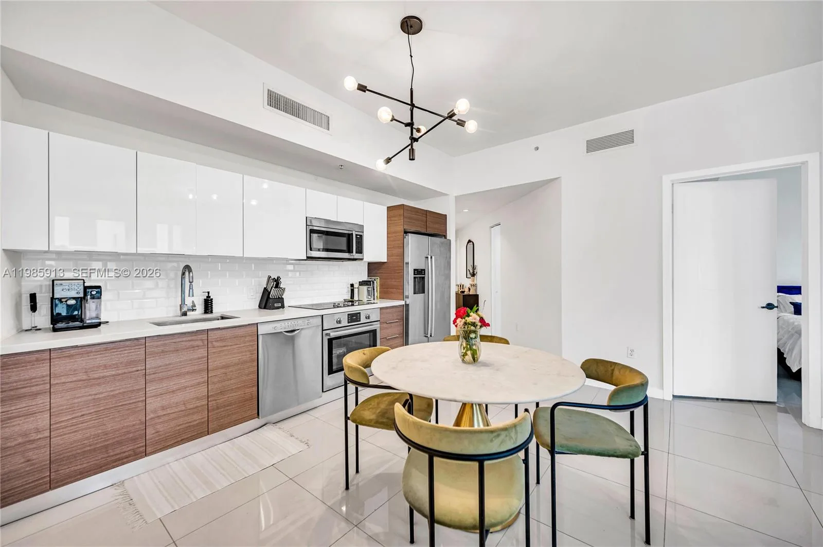 1010 SW 2nd Ave # 2004, Miami, FL 33130 photo 8