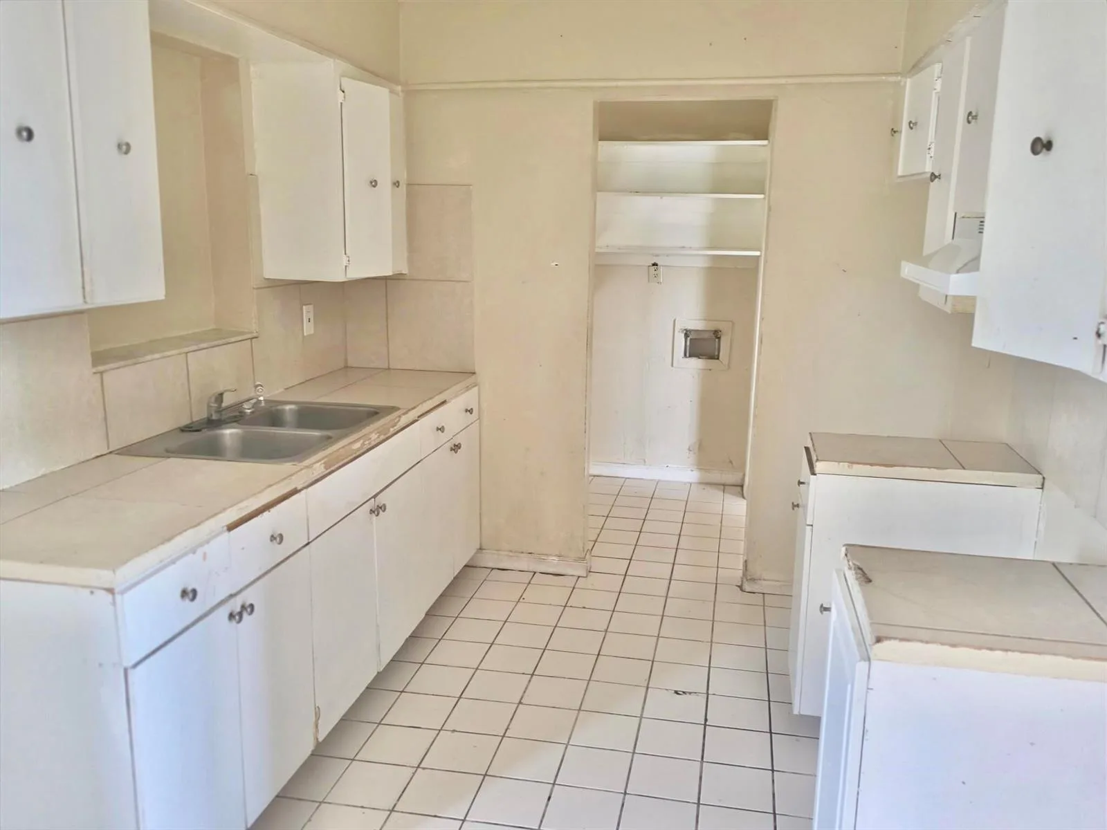 1216 Giller Avenue, Mangonia Park, FL 33407 photo 3
