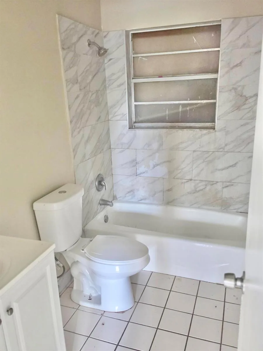 1216 Giller Avenue, Mangonia Park, FL 33407 photo 7