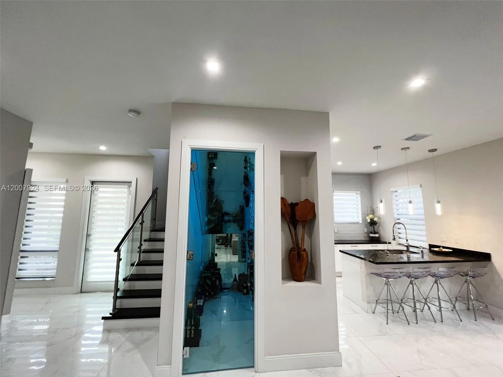 8253 NW 47th Ln, Doral, FL 33166 photo 4