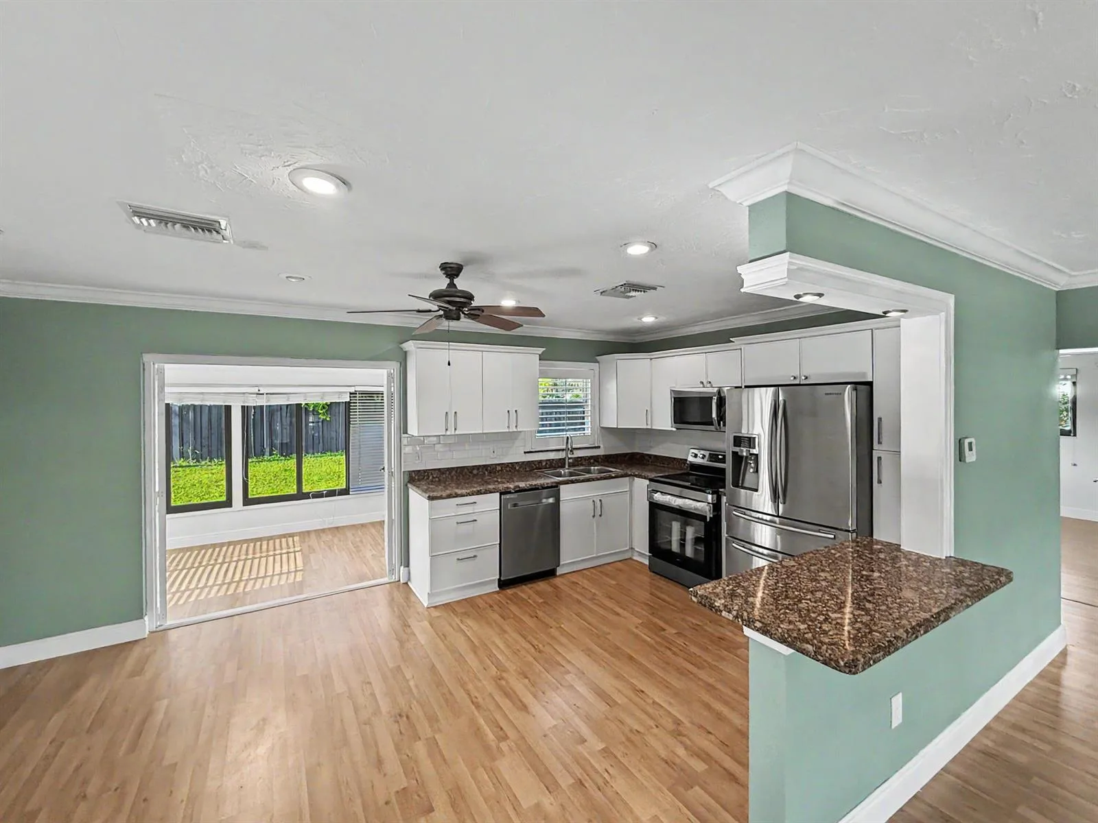 150 SE 5th Court, Pompano Beach, FL 33060 photo 4