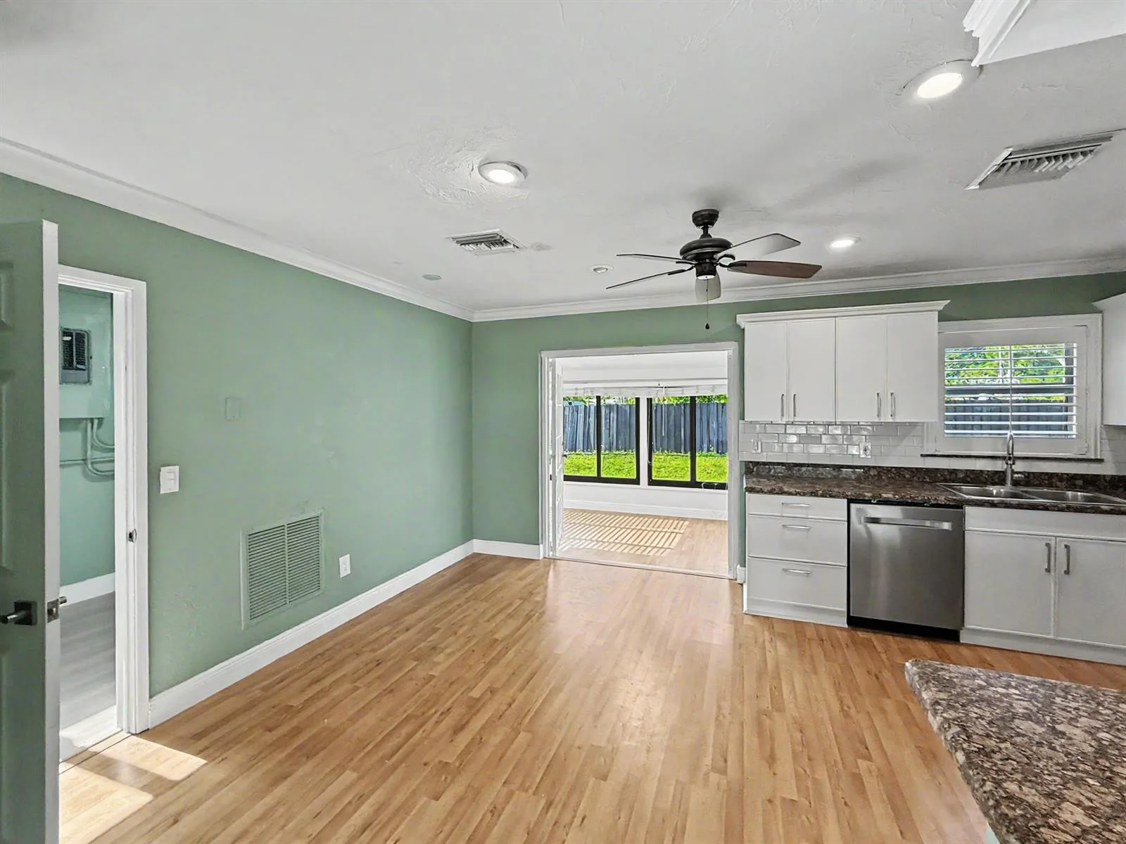 150 SE 5th Court, Pompano Beach, FL 33060 photo 5
