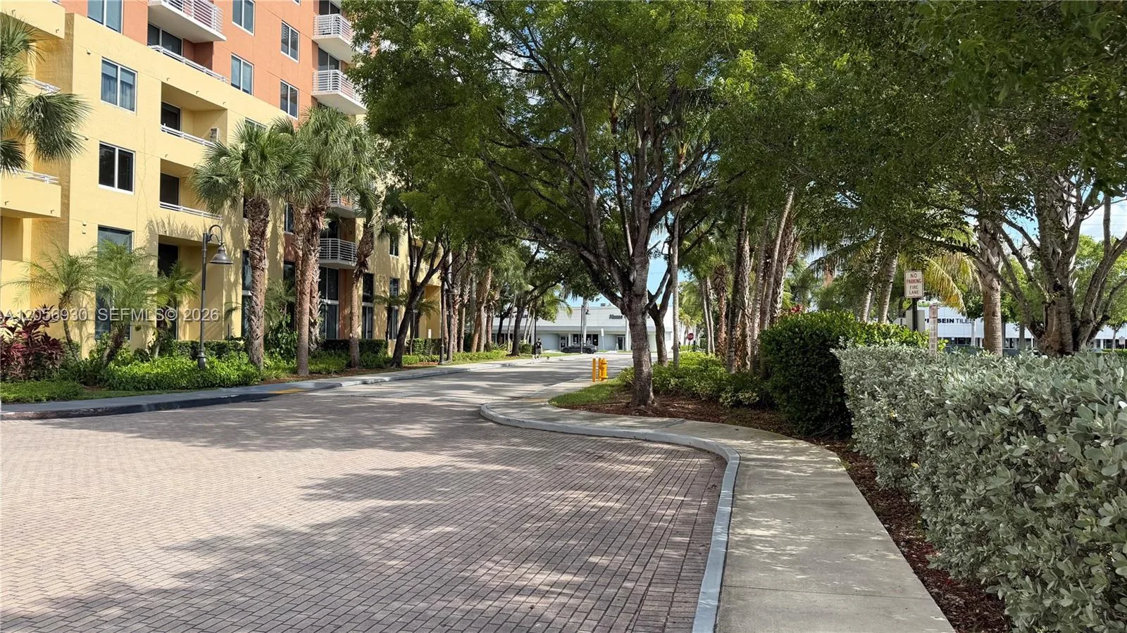 2775 NE 187th St # 316, Aventura, FL 33180
