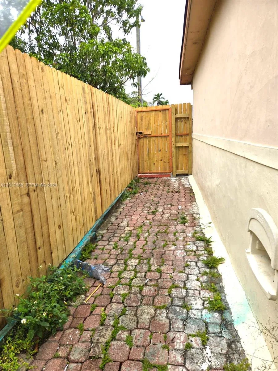 4610 SW 40th St # 1, West Park, FL 33023 photo 2