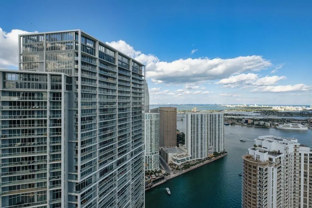465 Brickell Avenue # 2706, Miami, FL 33131