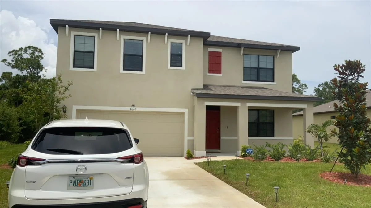 6043 NW REGENT Street, Port St. Lucie, FL 34983
