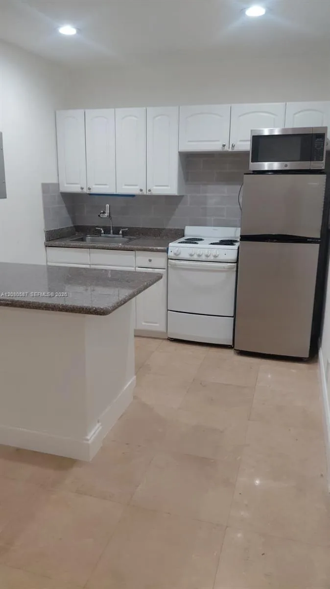 1429 SW 9th St # 9, Fort Lauderdale, FL 33312