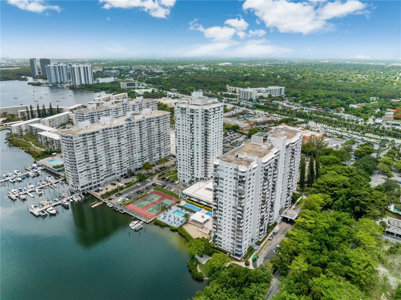 2750 NE 183rd St # 504, Aventura, FL 33160
