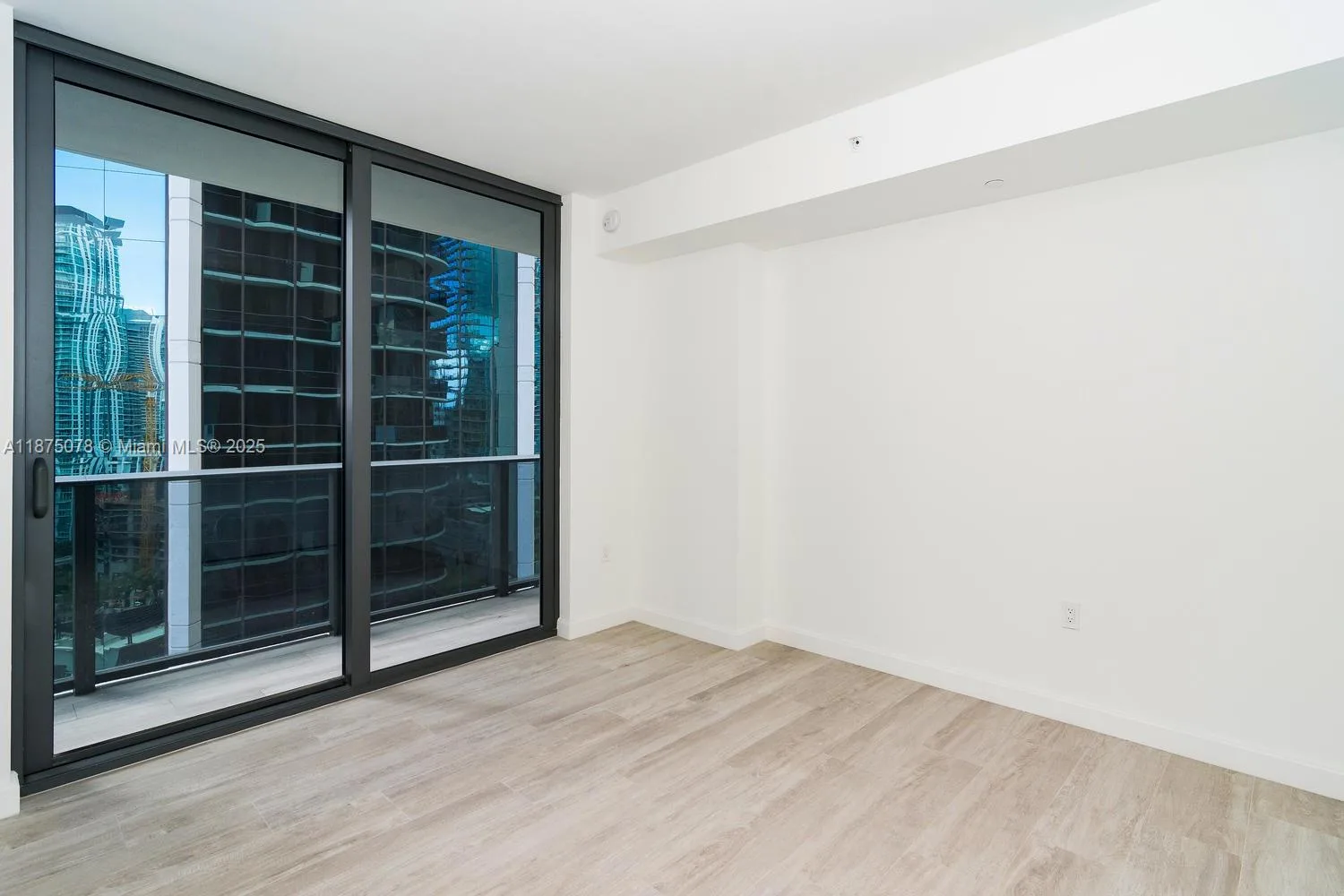 55 SW 9 St # 1606, Miami, FL 33130 photo 8