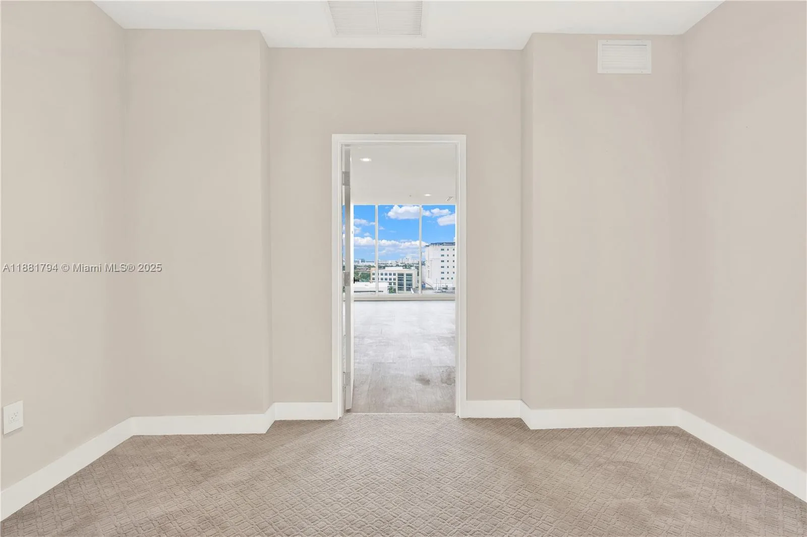 2820 NE 214th St # 1005, Aventura, FL 33180 photo 3