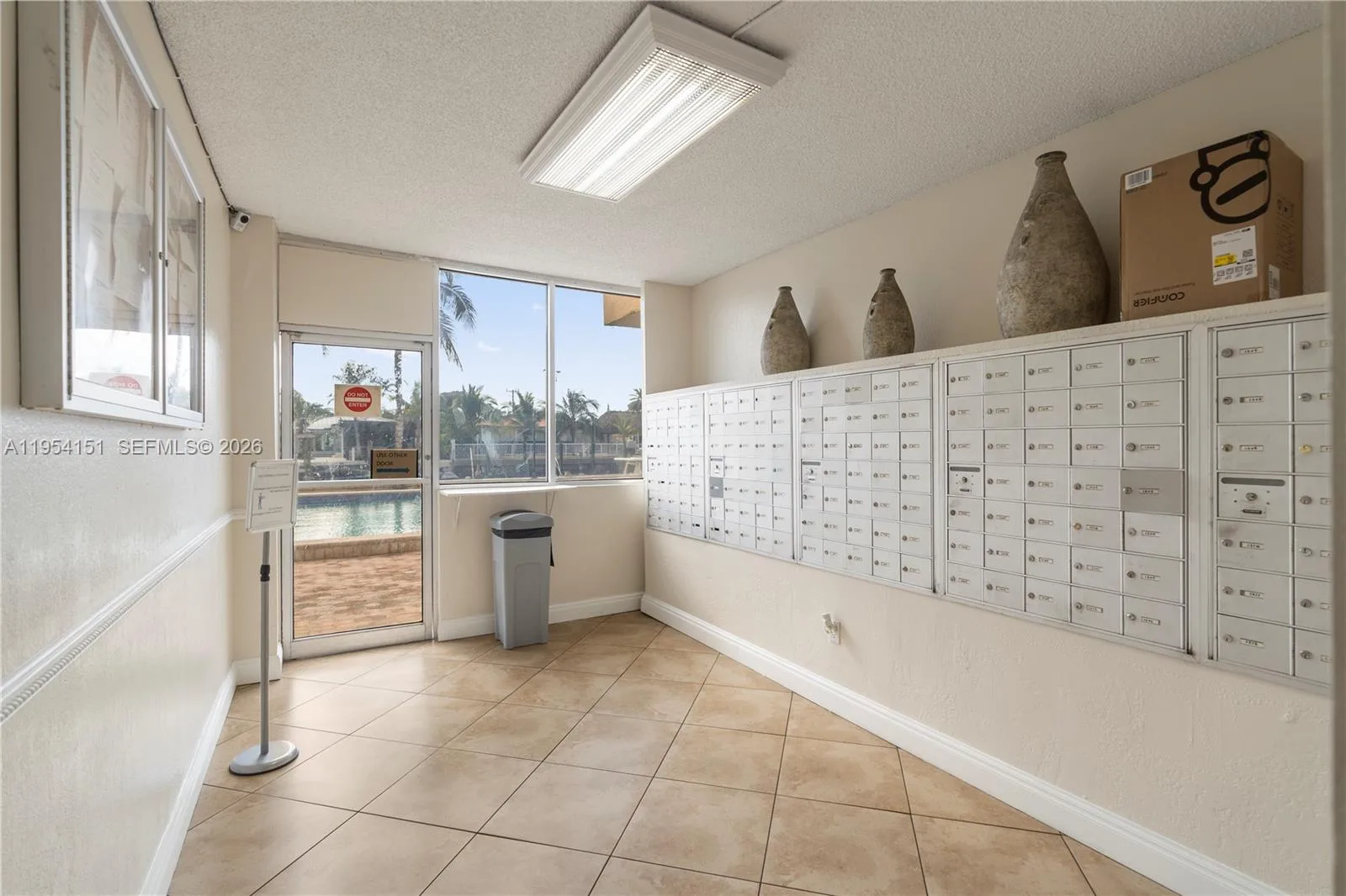 2350 NE 135th St # 1202, North Miami, FL 33181 — zdjęcie 4