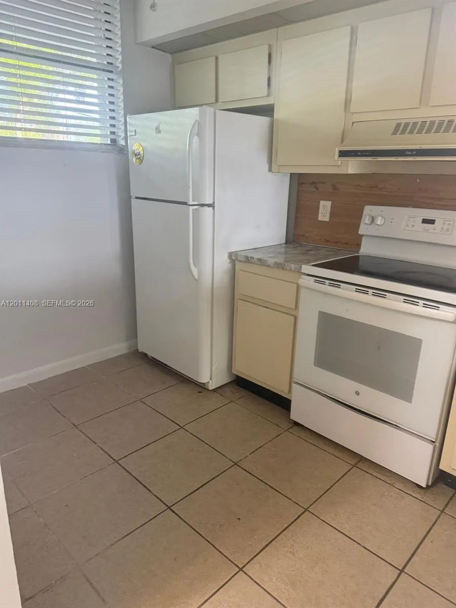 109 Lake Emerald Dr # 102, Oakland Park, FL 33309 photo 8