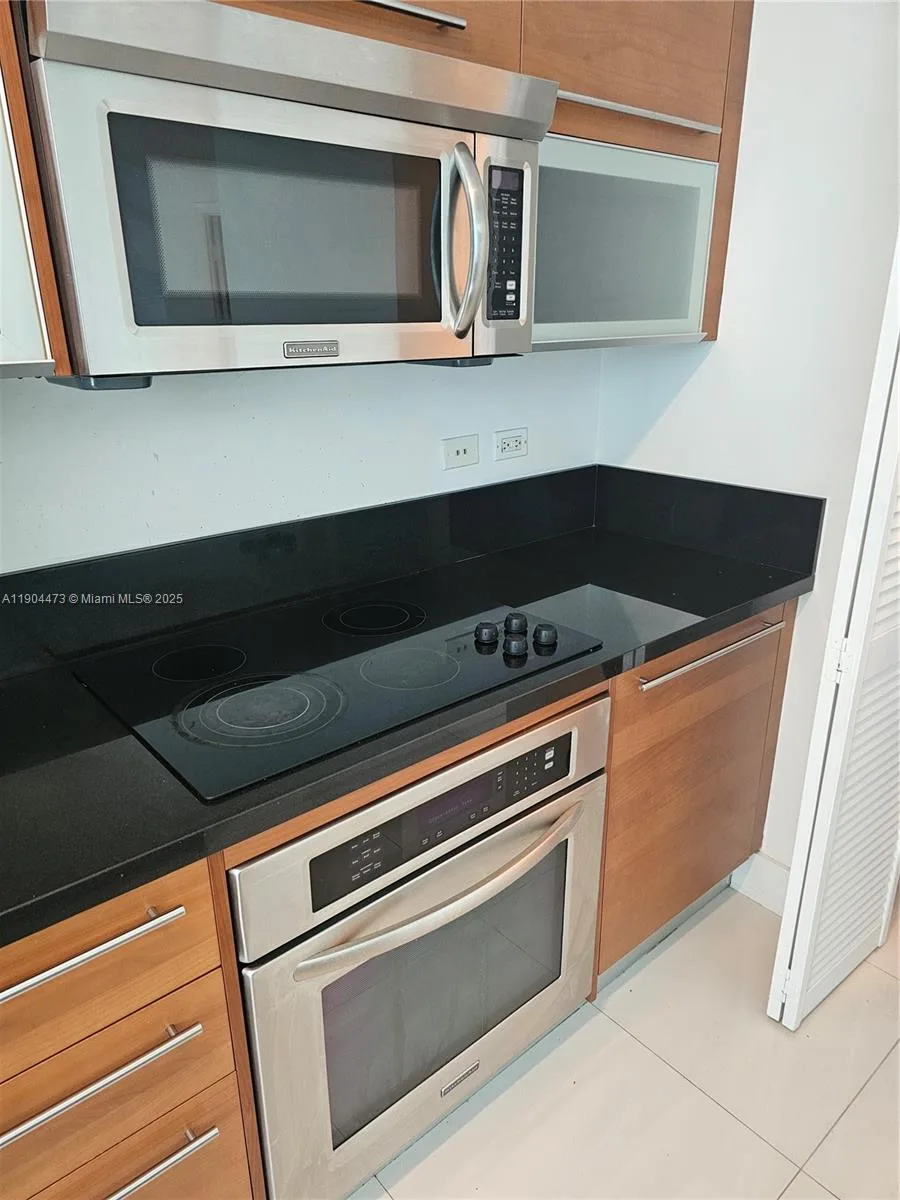 244 Biscayne Blvd # 908, Miami, FL 33132 photo 12