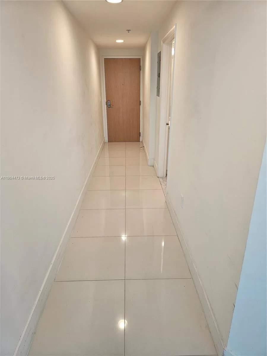 244 Biscayne Blvd # 908, Miami, FL 33132 photo 5