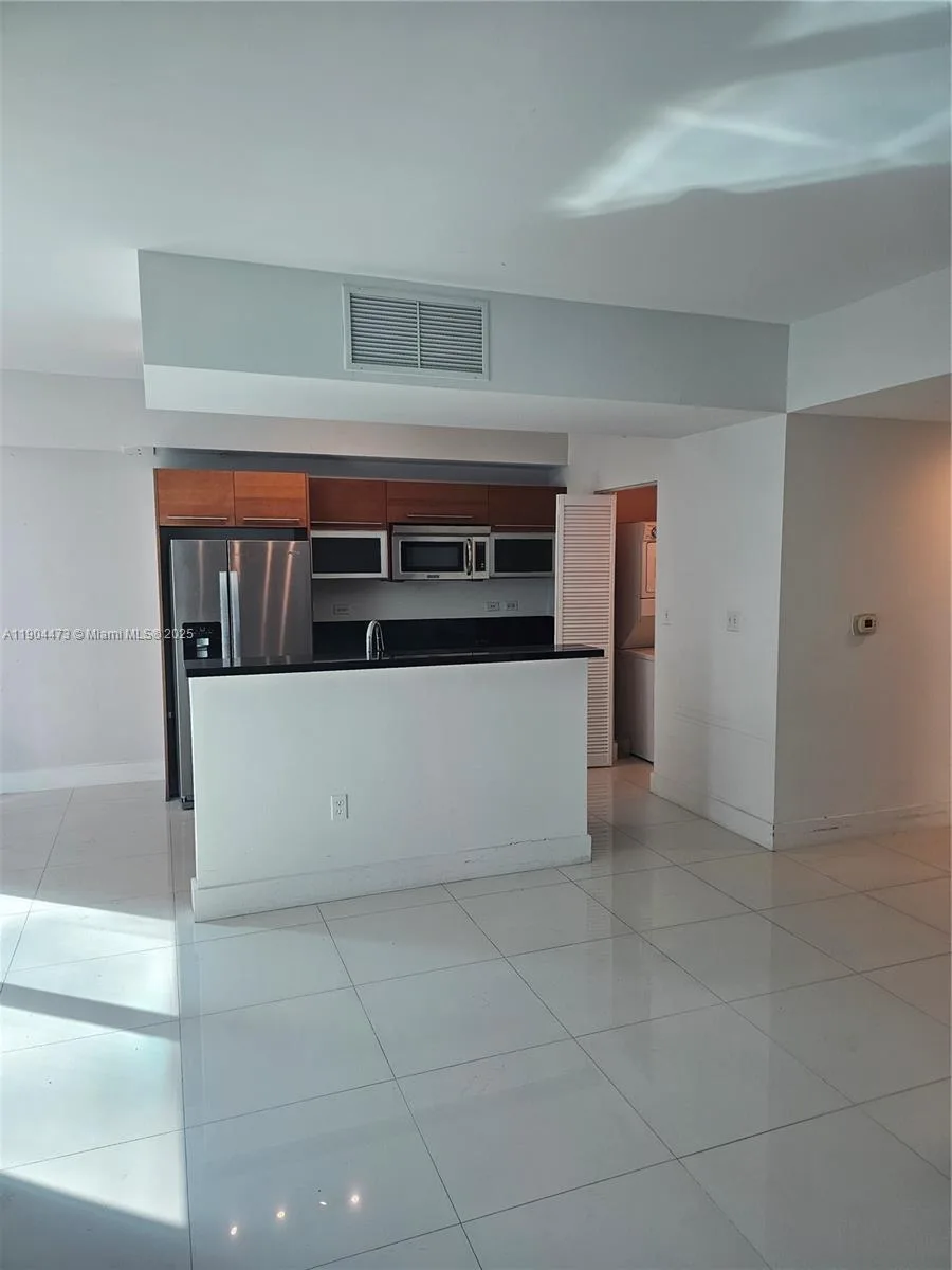 244 Biscayne Blvd # 908, Miami, FL 33132 photo 8