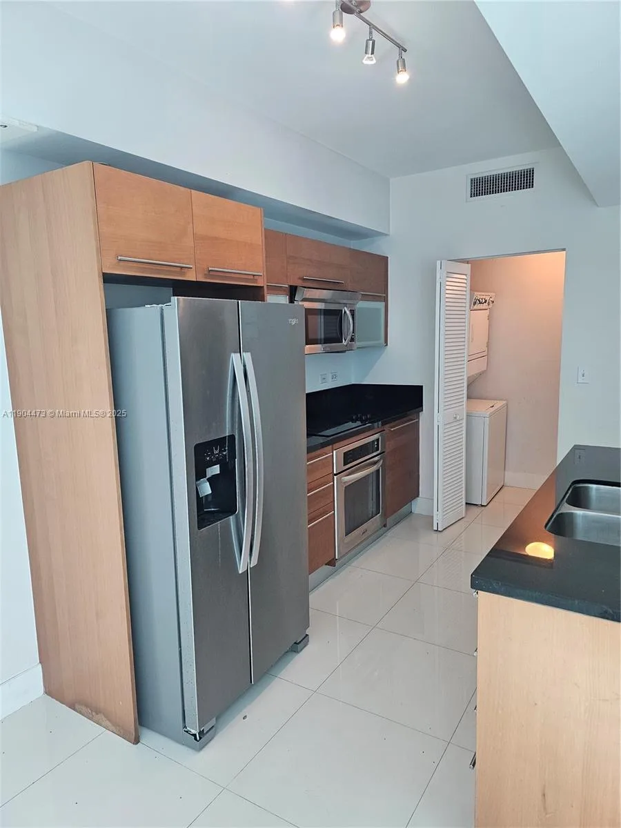 244 Biscayne Blvd # 908, Miami, FL 33132 photo 9