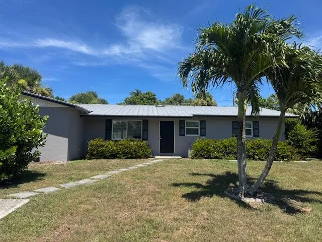 709 SE Alamanda Way, Stuart, FL 34996