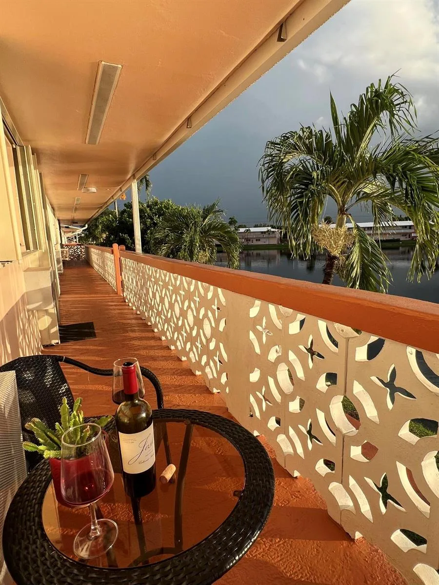 900 SW 10th Terrace # S20, Hallandale Beach, FL 33009