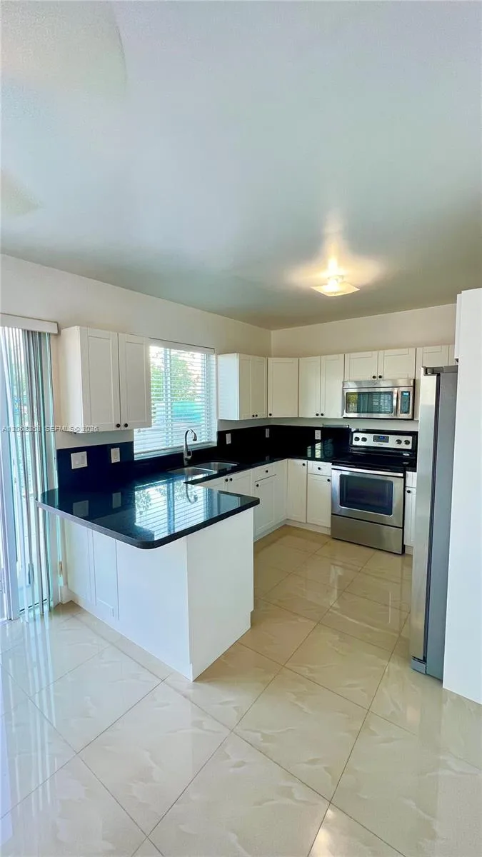 8227 Crespi Blvd # 4, Miami Beach, FL 33141 photo 10