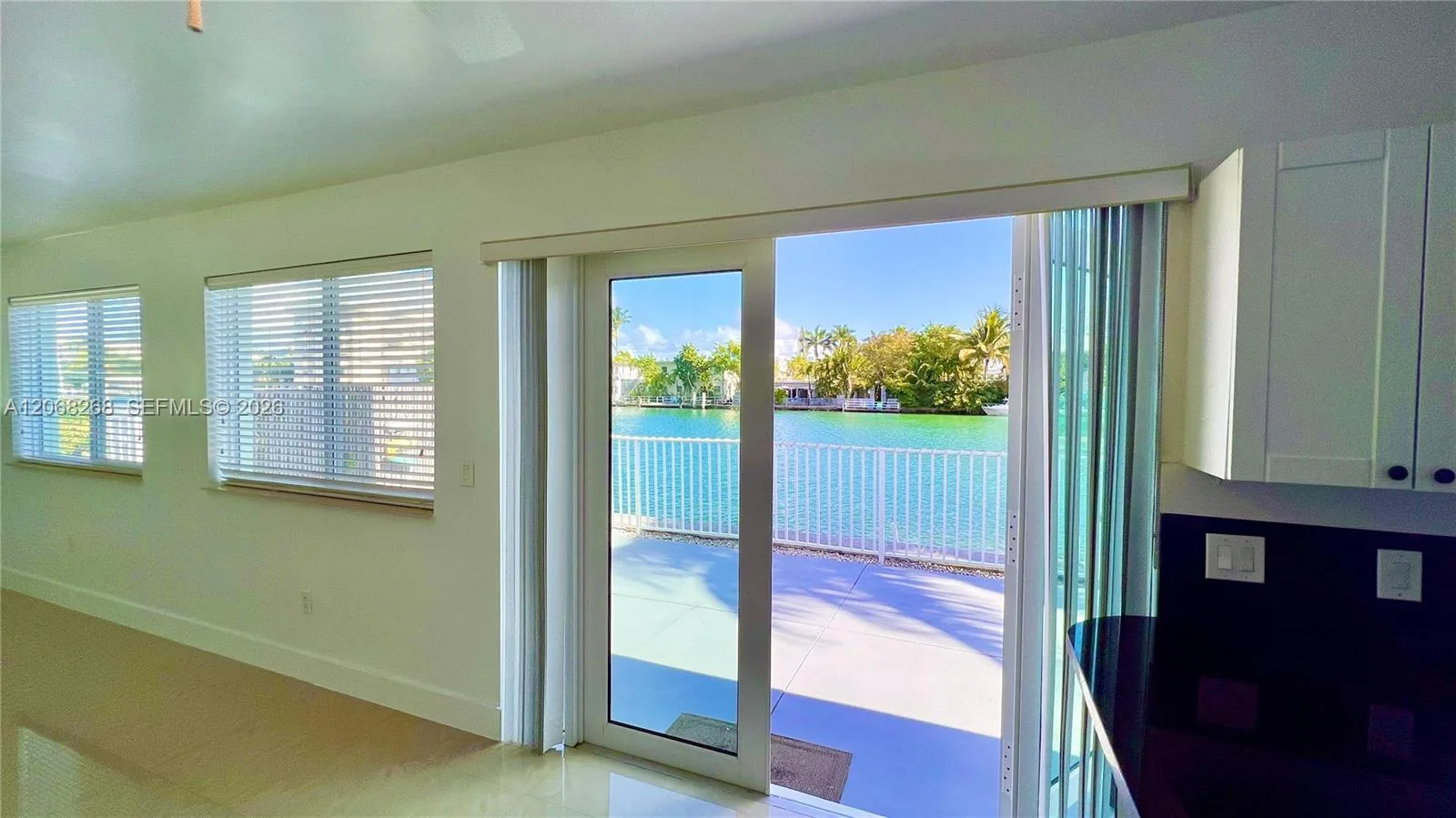 8227 Crespi Blvd # 4, Miami Beach, FL 33141 — zdjęcie 2