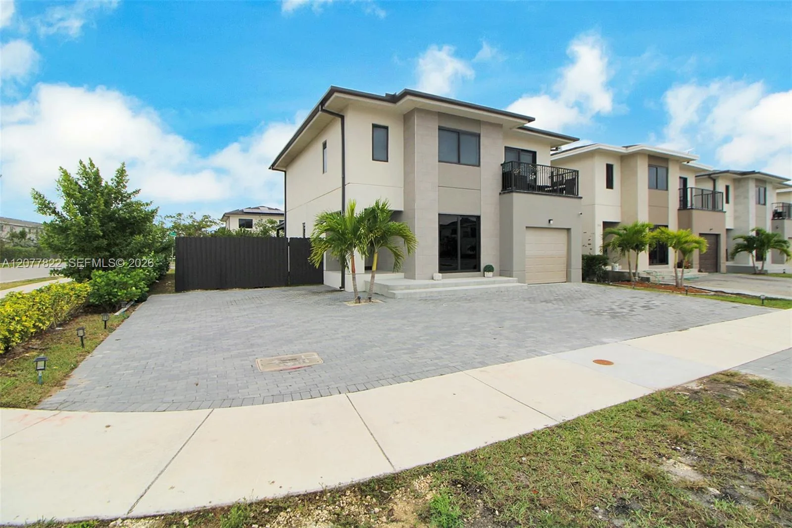 320 NW 13th Ct, Florida City, FL 33034 photo 2