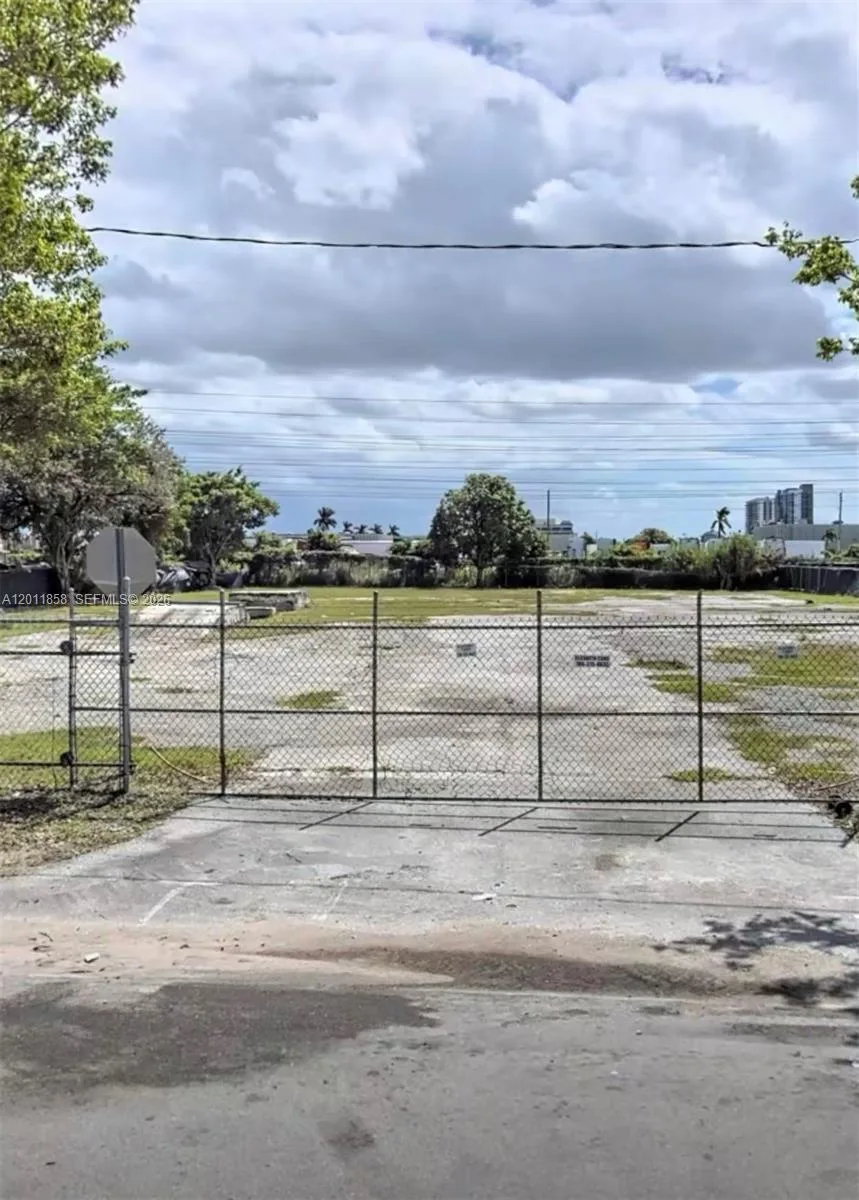8322 NW 64, Miami, FL 33166 photo 4