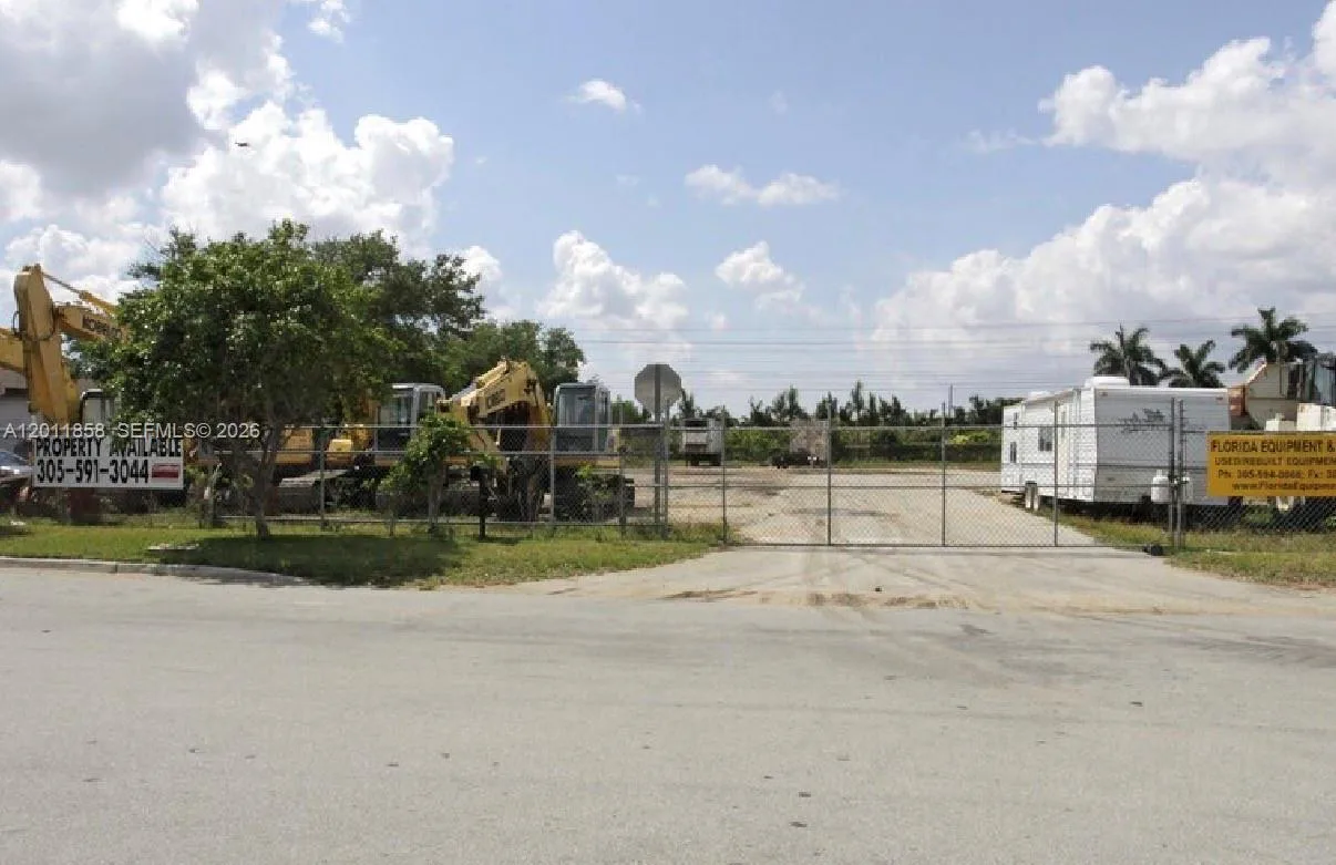 8322 NW 64, Miami, FL 33166 photo 5