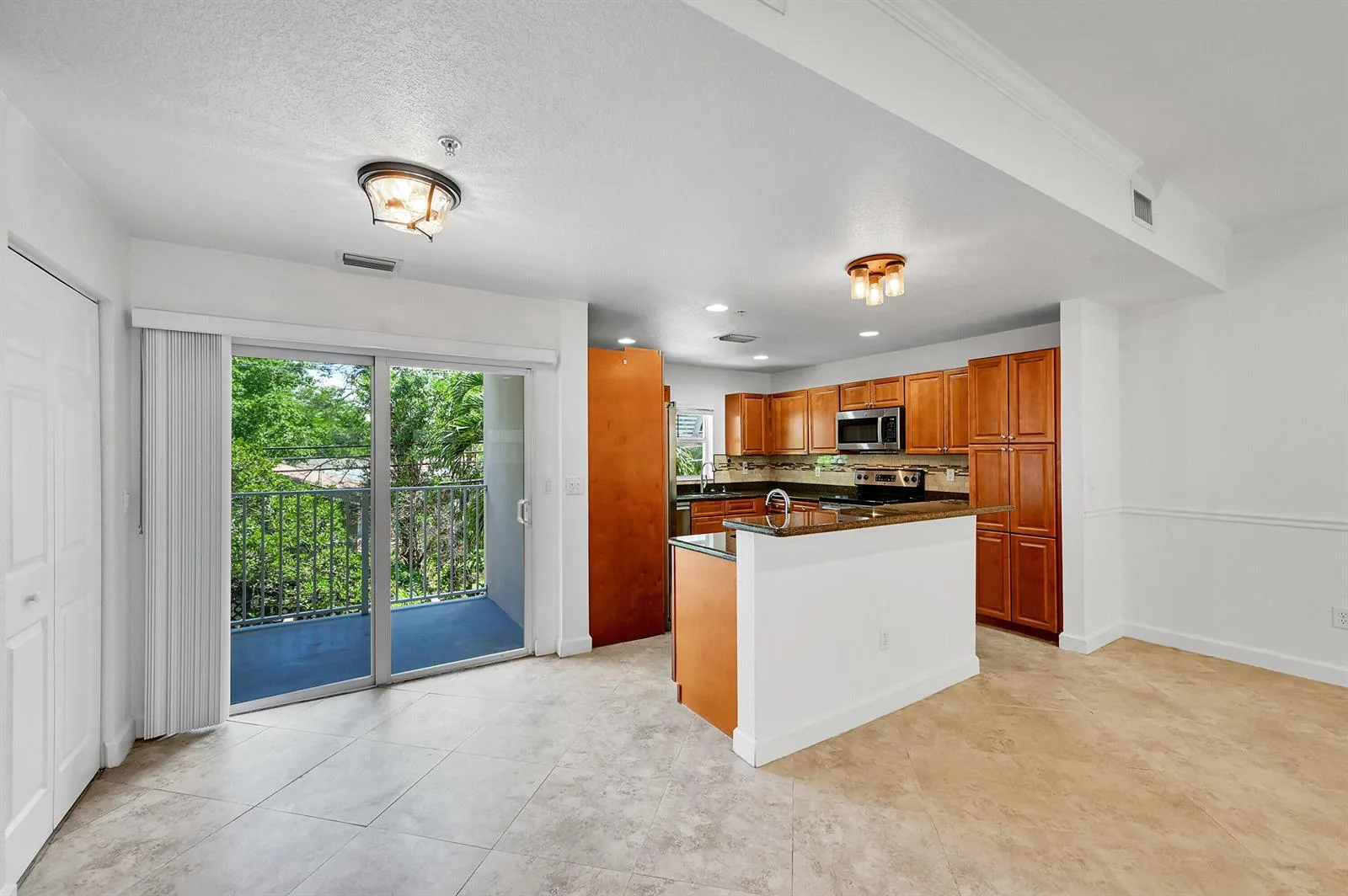 453 NE 1ST Street, Pompano Beach, FL 33060 photo 11