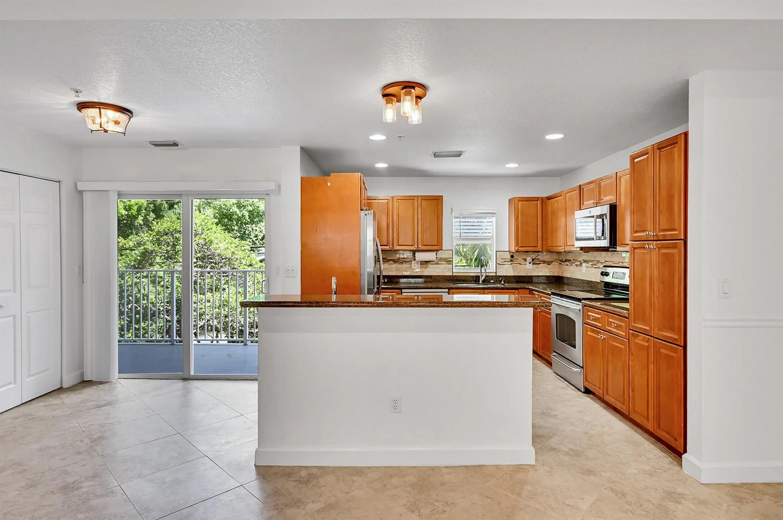 453 NE 1ST Street, Pompano Beach, FL 33060 photo 12