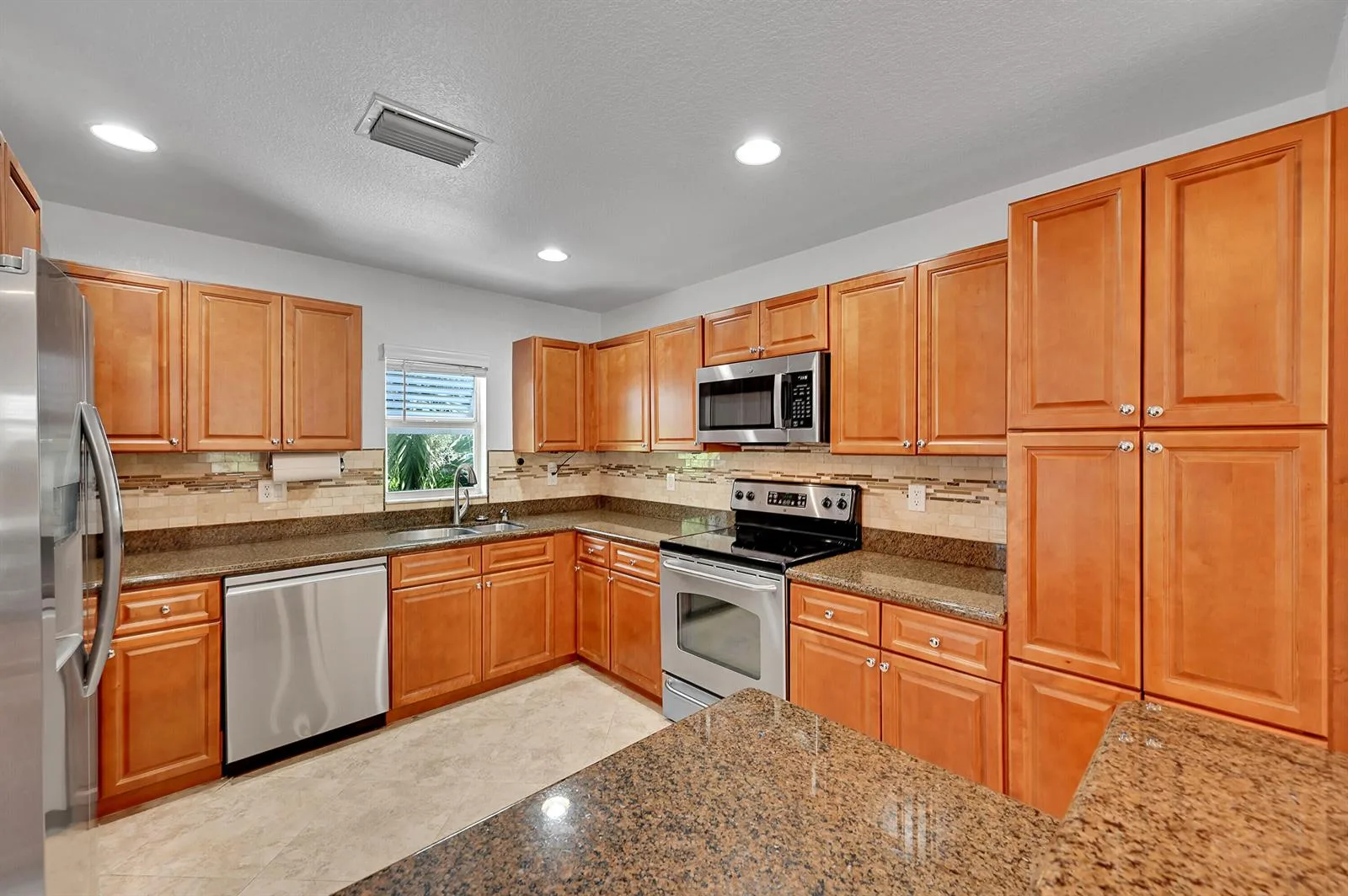 453 NE 1ST Street, Pompano Beach, FL 33060 photo 6