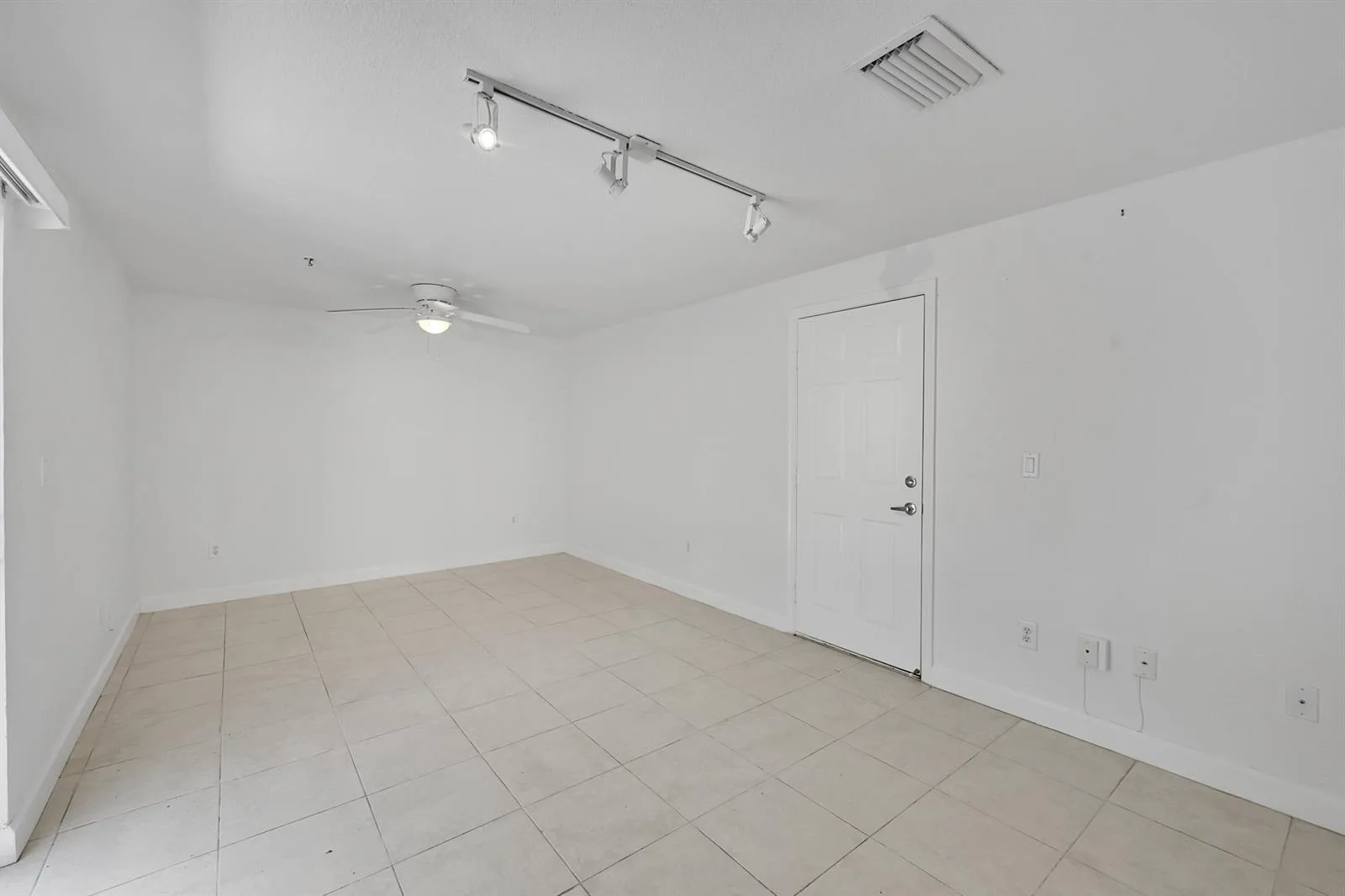 453 NE 1ST Street, Pompano Beach, FL 33060 photo 7