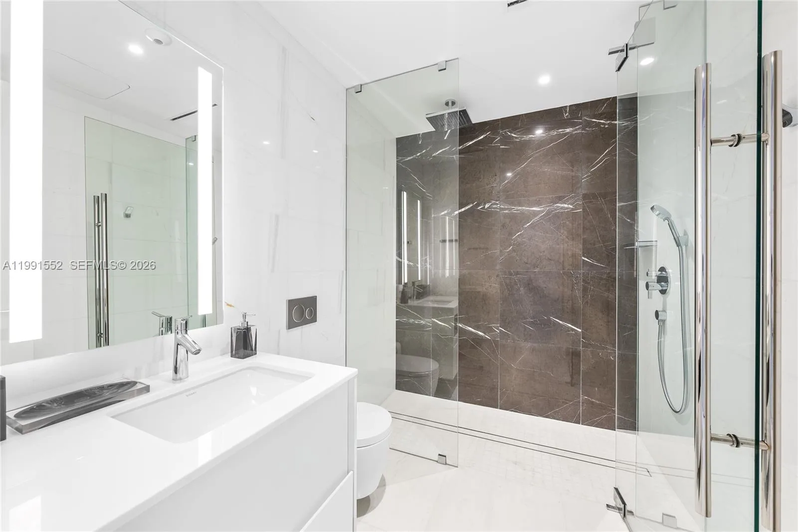 300 Biscayne Boulevard Way # 901E, Miami, FL 33131 photo 11