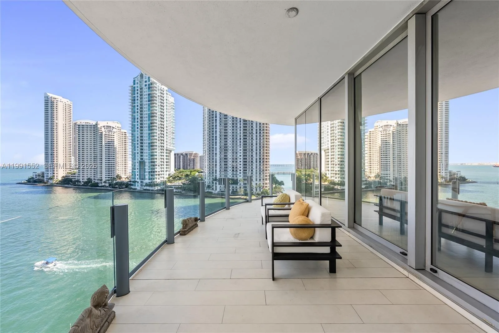 300 Biscayne Boulevard Way # 901E, Miami, FL 33131 photo 2