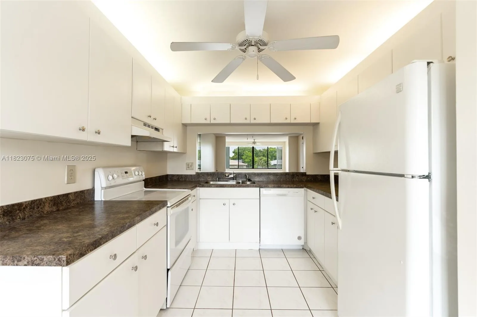 9455 N Belfort Cir # 211, Tamarac, FL 33321