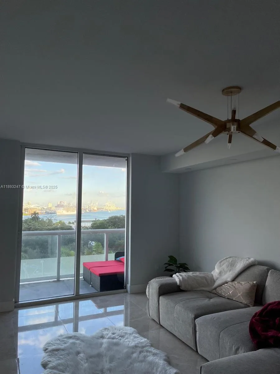 50 Biscayne Blvd # 702, Miami, FL 33132 photo 4