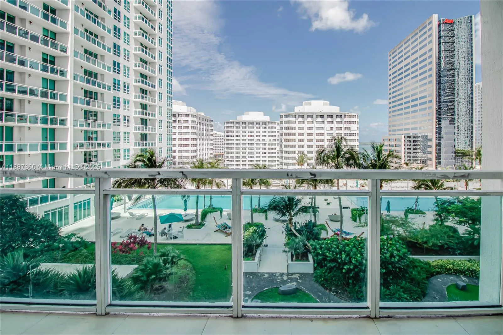 951 Brickell Ave # 1402, Miami, FL 33131