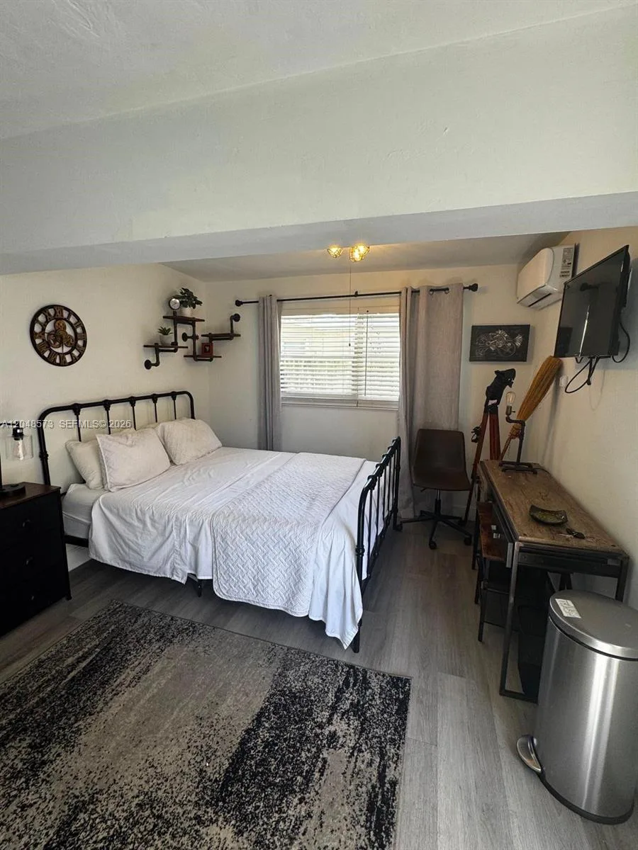 2032 NE 26th St # 3, Wilton Manors, FL 33305 photo 3