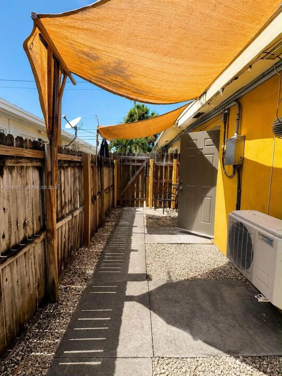 2032 NE 26th St # 3, Wilton Manors, FL 33305 photo 9