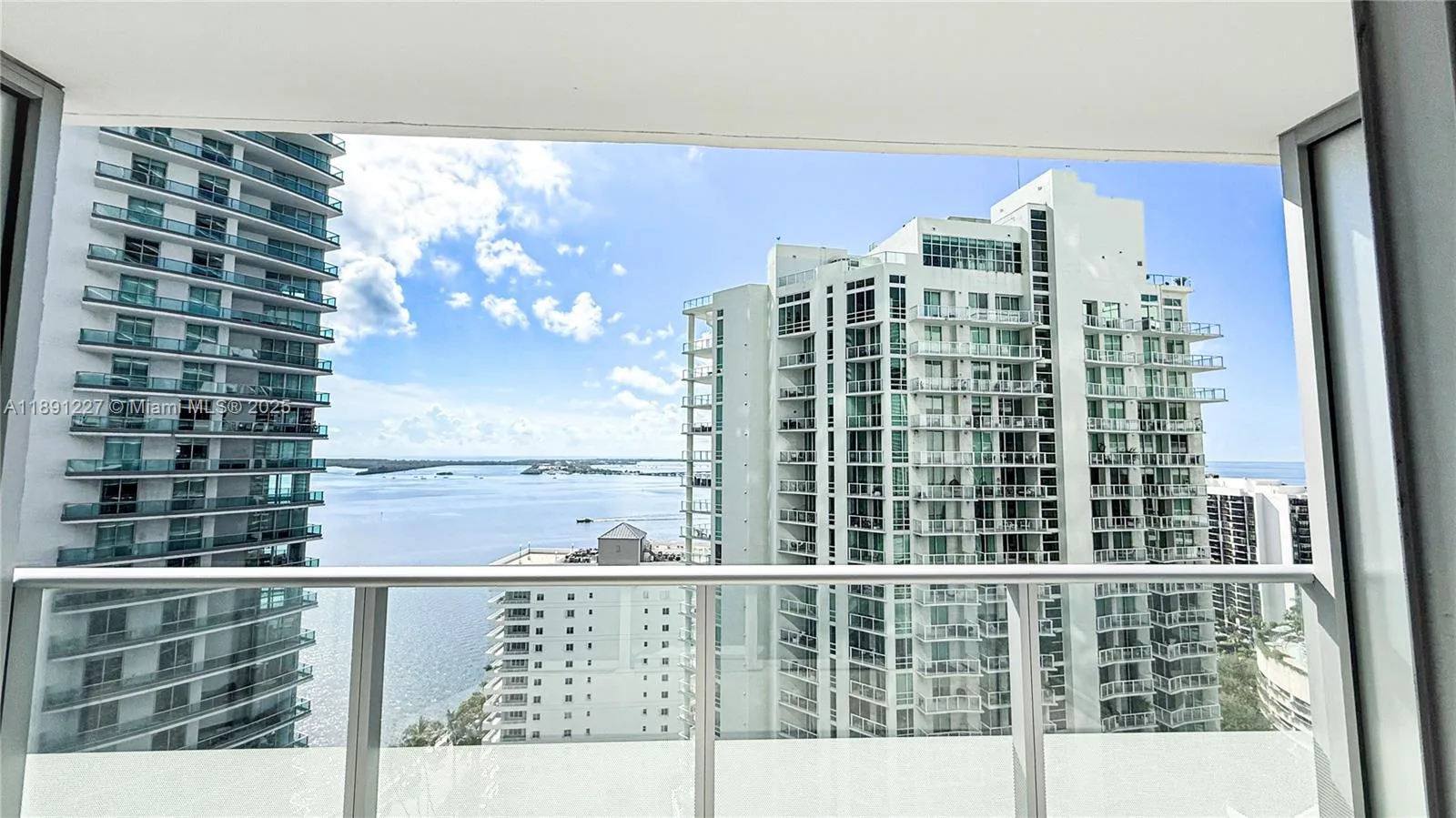 1300 Brickell Bay Dr # 2206, Miami, FL 33131