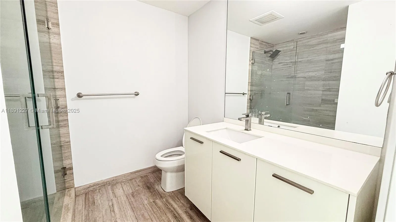 1300 Brickell Bay Dr # 2206, Miami, FL 33131 photo 10