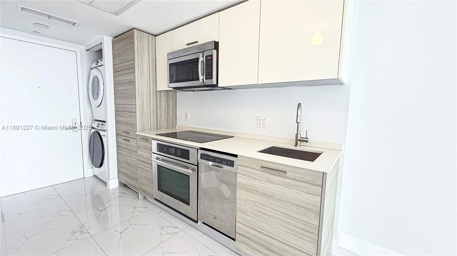 1300 Brickell Bay Dr # 2206, Miami, FL 33131 photo 7