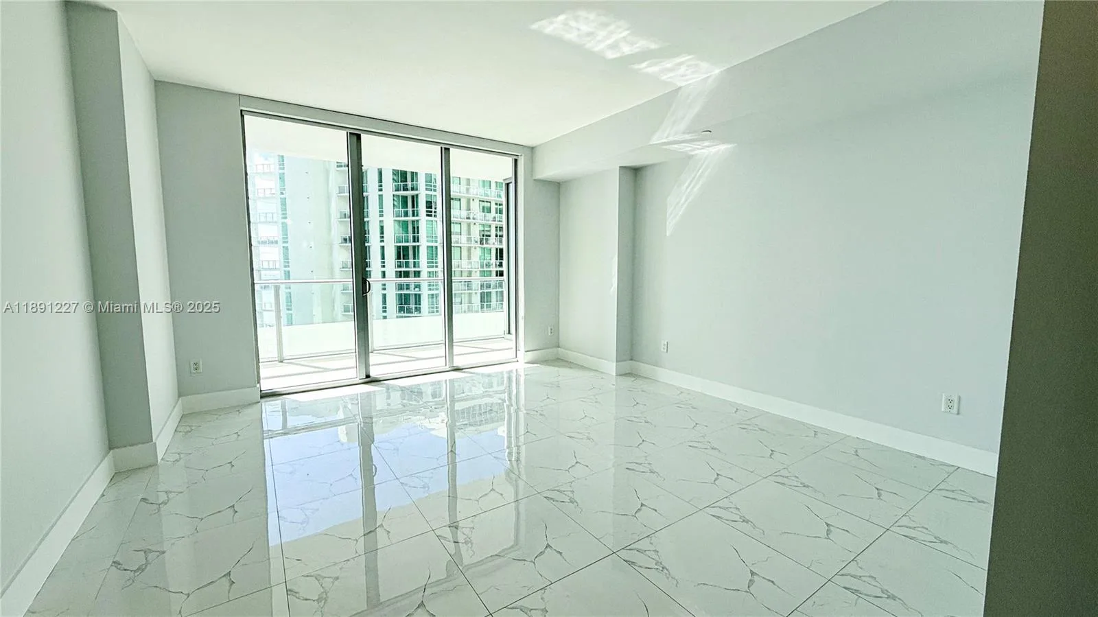 1300 Brickell Bay Dr # 2206, Miami, FL 33131 photo 9