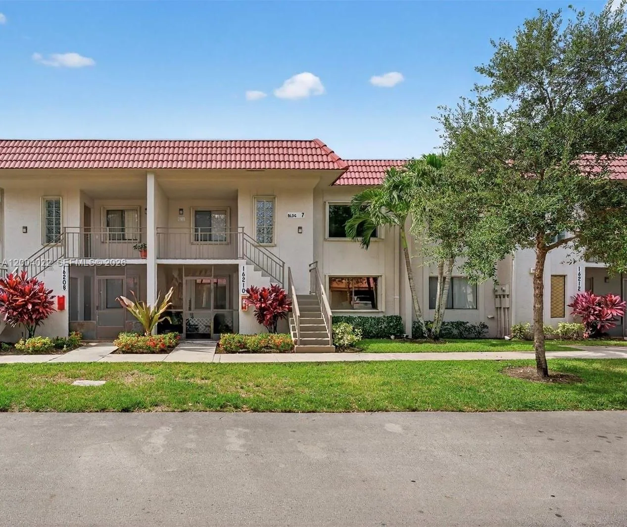 16210 Laurel Dr # 203, Weston, FL 33326