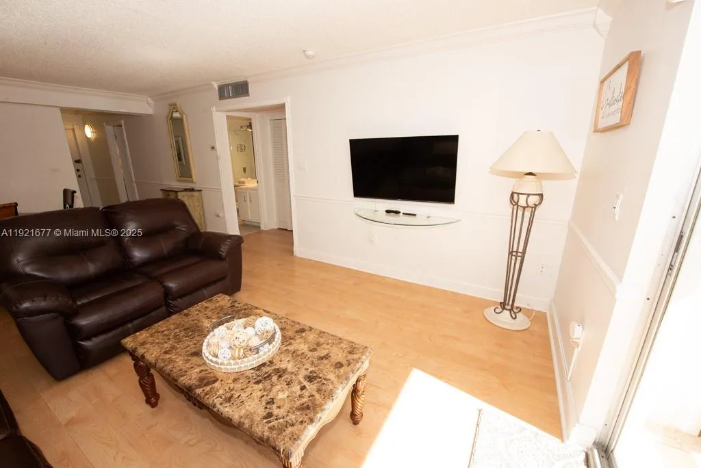 201 178th Dr # 323, Sunny Isles Beach, FL 33160 photo 4