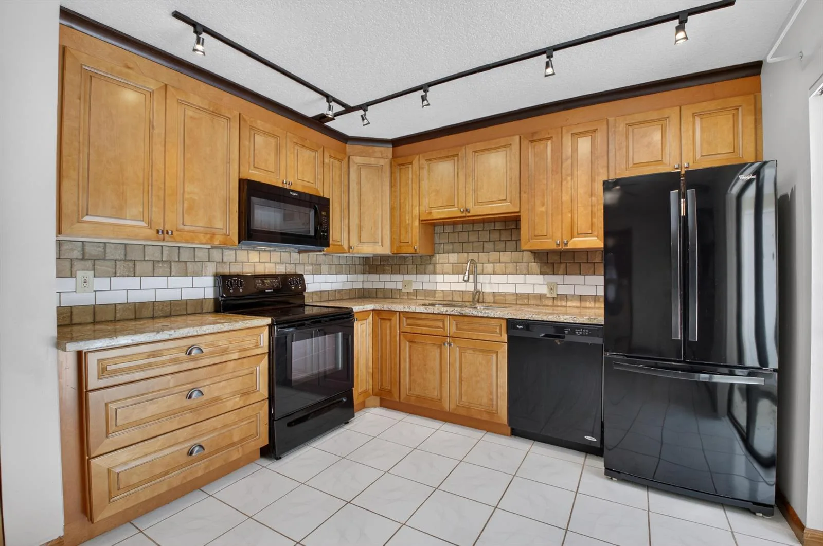 1565 Augusta Circle # 103, Delray Beach, FL 33445 photo 2